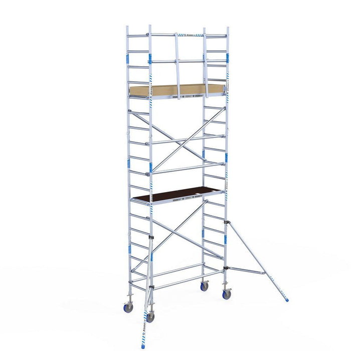 Rollgerüst Alumexx Light 75x190 6,2m Arbeitshöhe gegen Fassade - GerüstExpress