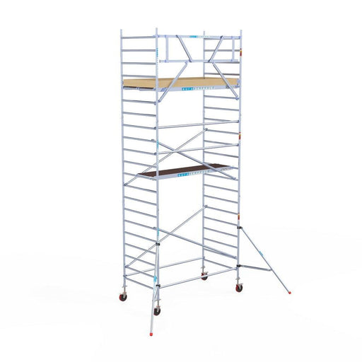 Rollgerüst Euroscaffold Basic 135x250 7,2m Arbeitshöhe Carbonplattform gegen Fassade - GerüstExpress