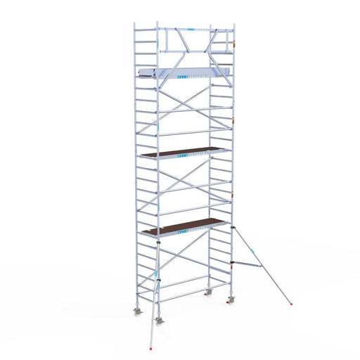 Rollgerüst Eurogerüst Original 90x250 8,2m Arbeitshöhe Carbonplattform gegen Fassade - GerüstExpress