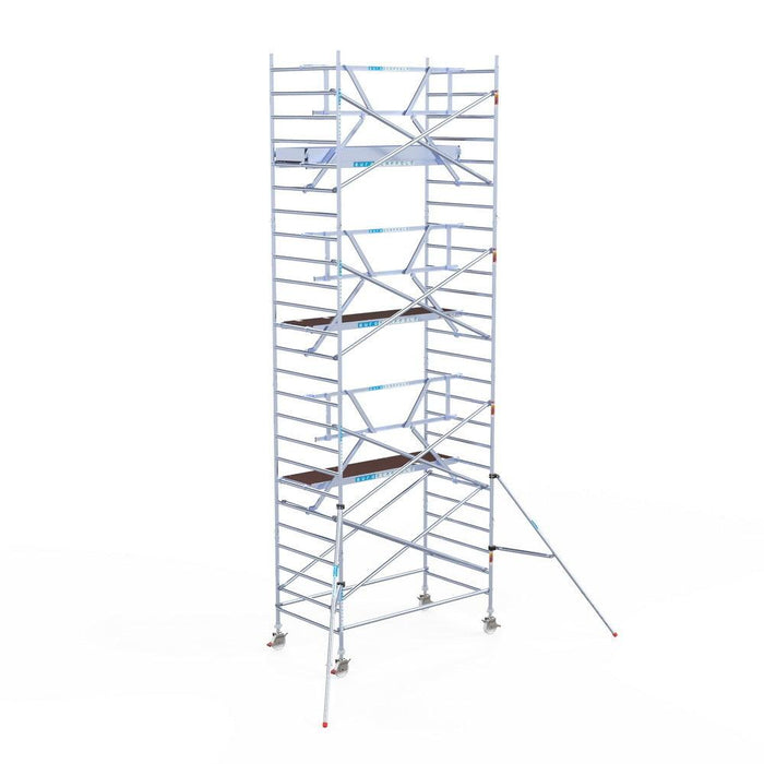 Rollgerüst Euroscaffold Professionell 135x250 8,2m Arbeitshöhe Carbonplattform gegen Fassade - GerüstExpress