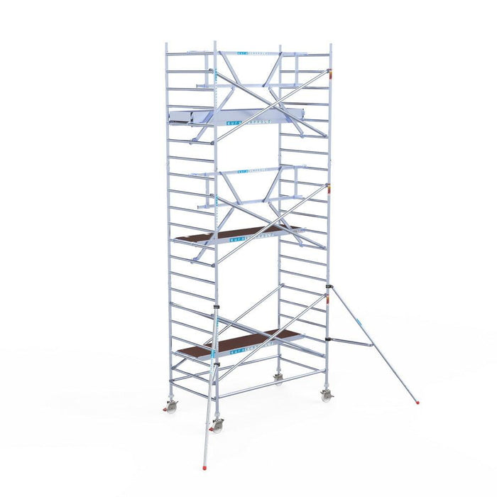 Rollgerüst Euroscaffold Professionell 135x250 7,2m Arbeitshöhe Carbonplattform gegen Fassade - GerüstExpress