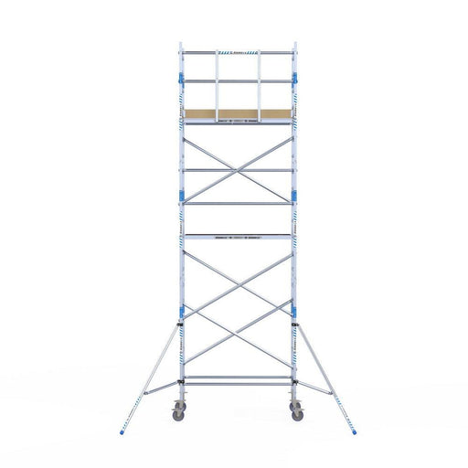 Rollgerüst Alumexx Light 75x190 7,2m Arbeitshöhe gegen Fassade - GerüstExpress