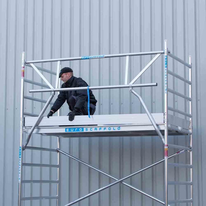 Rollgerüst Euroscaffold Professionell 135x250 8,2m Arbeitshöhe freistehend - GerüstExpress