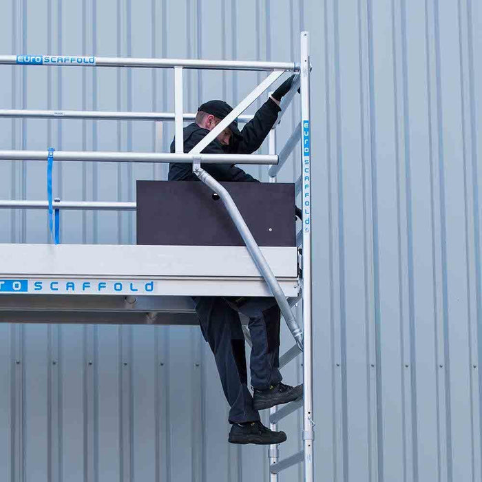 Rollgerüst Euroscaffold Professionell 135x250 8,2m Arbeitshöhe freistehend - GerüstExpress