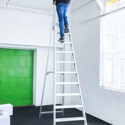 Eurostairs Prof. Stehleiter 1x11 Stufen - Gerüstexpress.de