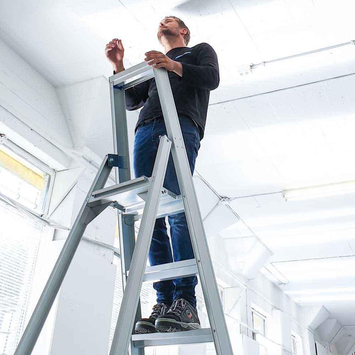 Eurostairs Prof. Stehleiter 1x11 Stufen - Gerüstexpress.de