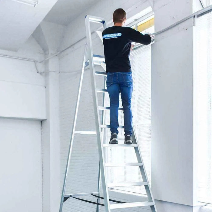 Eurostairs Prof. Stehleiter 1x12 Stufen - Gerüstexpress.de