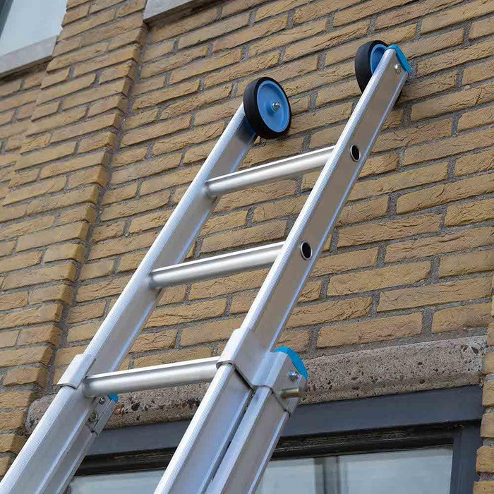 Eurostairs Schiebeleiter doppelt gebogen 2x16 Sprossen + Rollen am Giebelende - Gerüstexpress.de