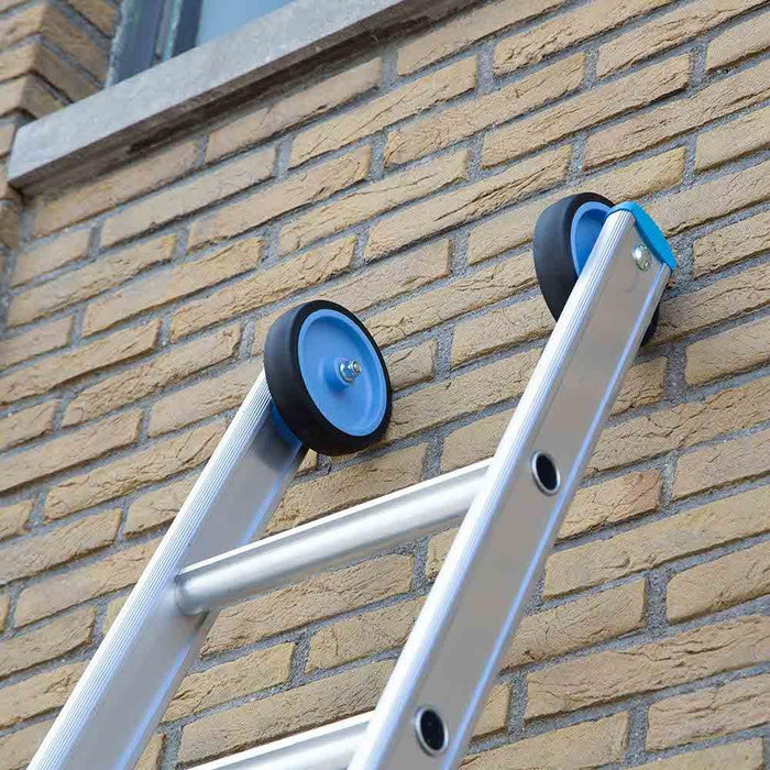 Eurostairs Schiebeleiter dreiteilig gebogen 3x14 Sprossen + Giebelsprossen - Gerüstexpress.de