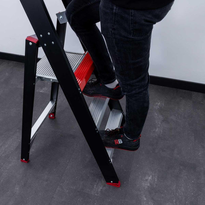 Eurostairs schwarz Stehleiter 1x3 Stufen - Limitierte Auflage - Gerüstexpress.de