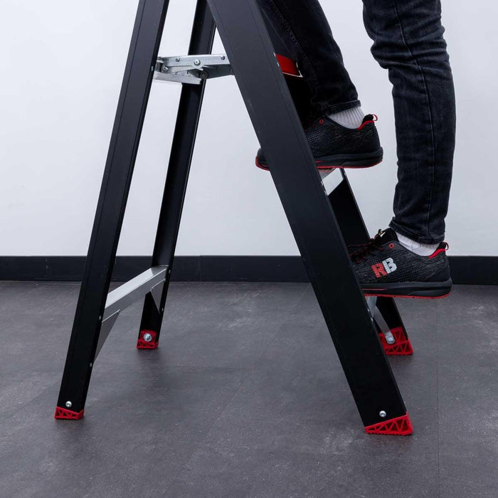 Eurostairs schwarz Stehleiter 1x3 Stufen - Limitierte Auflage - Gerüstexpress.de