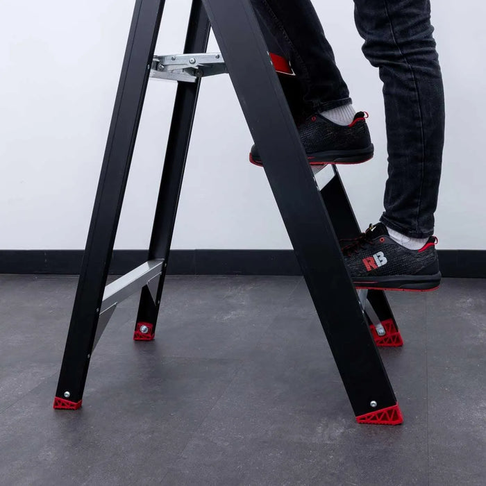 Eurostairs schwarz Stehleiter 1x3 Stufen - Limitierte Auflage - Gerüstexpress.de