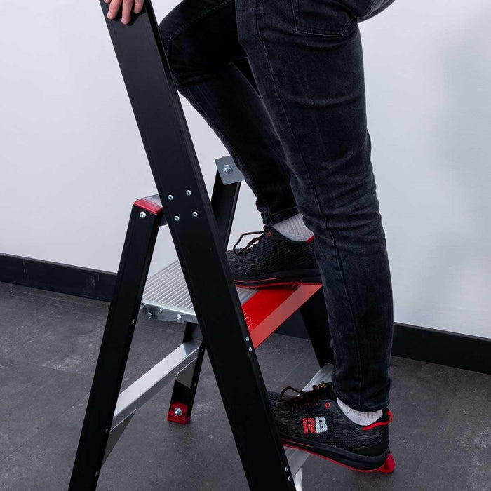 Eurostairs schwarz Stehleiter 1x3 Stufen - Limitierte Auflage - Gerüstexpress.de