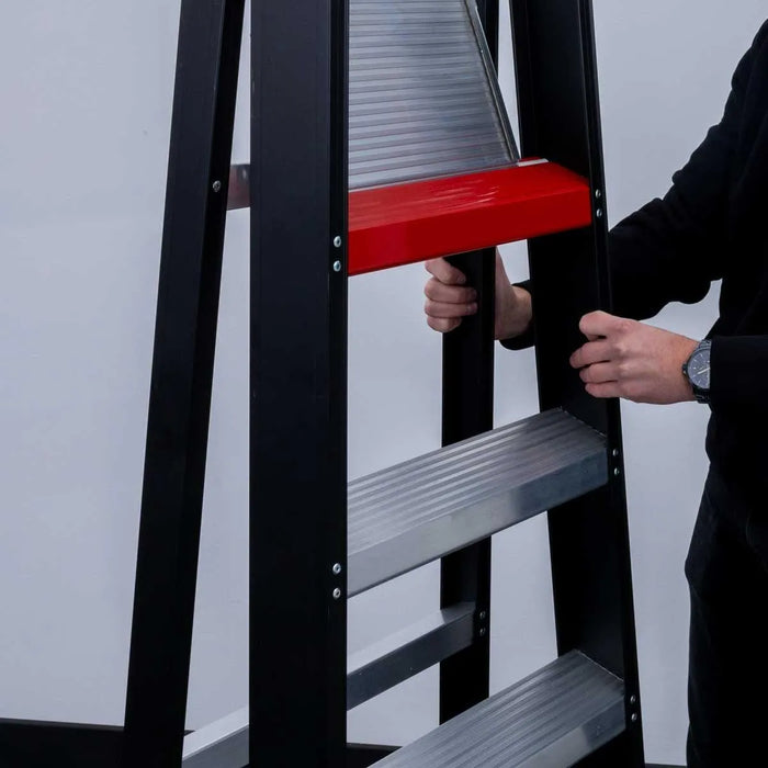 Eurostairs schwarze Stehleiter 1x5 Stufen - Limitierte Auflage - Gerüstexpress.de