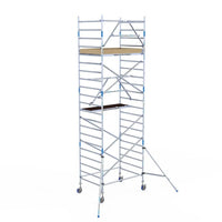 Rollgerüst Alumexx Extra 135x190 7,2m Arbeitshöhe an der Fassade
