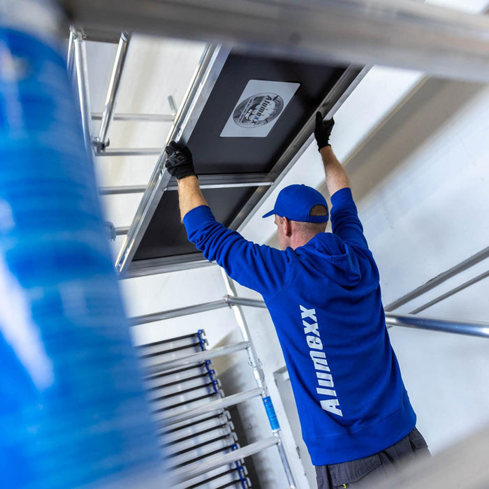 Rollgerüst Alumexx Extra 75x190 10,2m Arbeitshöhe an der Fassade - Gerüstexpress.de