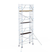 Rollgerüst Alumexx Extra 90x250 8,2m Arbeitshöhe an der Fassade