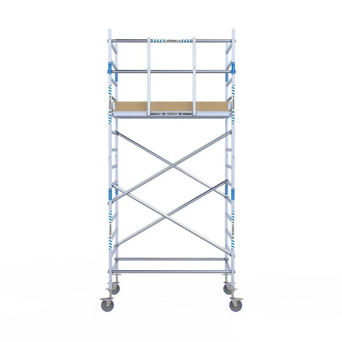 Rollgerüst Alumexx Light 135x190 5,2m Arbeitshöhe an der Fassade - Gerüstexpress.de