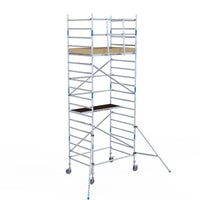 Rollgerüst Alumexx Light 135x190 6,2m Arbeitshöhe an der Fassade