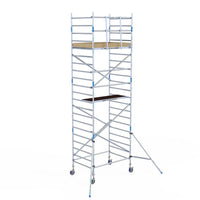 Rollgerüst Alumexx Light 135x190 7,2m Arbeitshöhe an der Fassade
