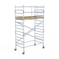 Rollgerüst Alumexx Light 135x250 5,2m Arbeitshöhe an der Fassade
