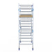 Rollgerüst Alumexx Light 135x250 5,2m Arbeitshöhe an der Fassade - Gerüstexpress.de