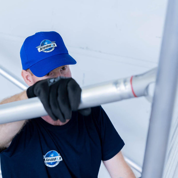 Rollgerüst Alumexx Light 75x190 4,2m Arbeitshöhe an der Fassade - Gerüstexpress.de