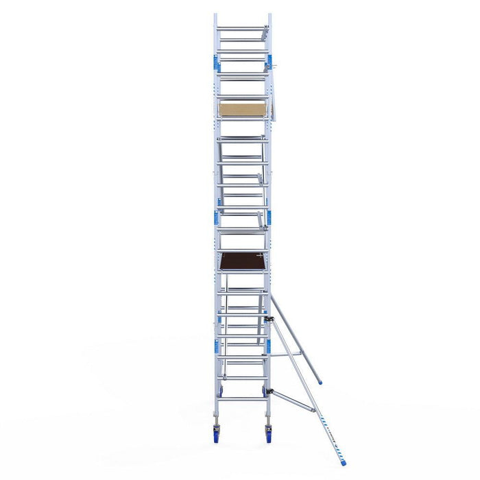 Rollgerüst Alumexx Light 75x190 6,2m Arbeitshöhe gegen Fassade - Gerüstexpress.de