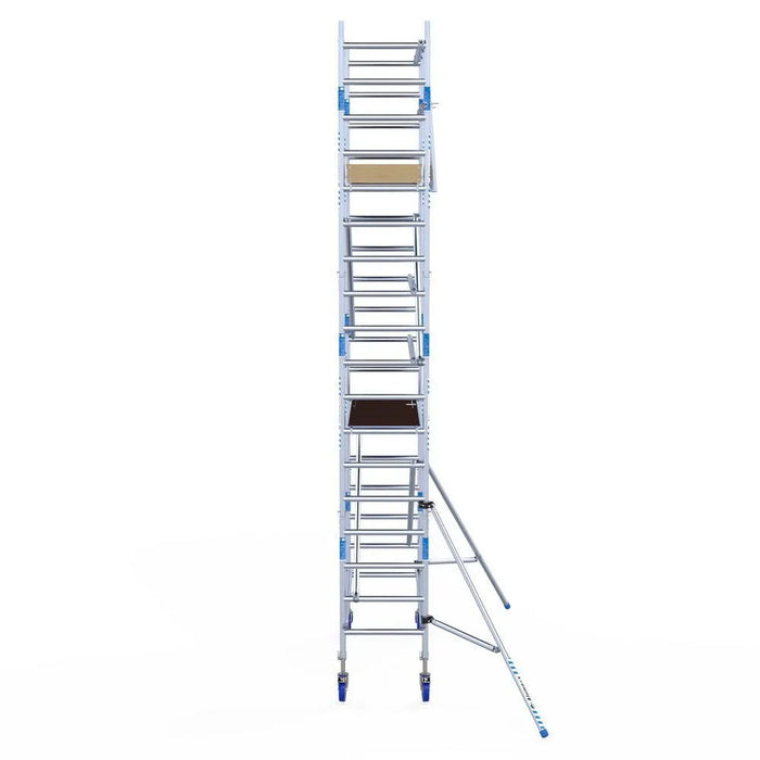 Rollgerüst Alumexx Light 75x190 6,2m Arbeitshöhe gegen Fassade - Gerüstexpress.de
