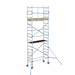 Rollgerüst Alumexx Light 75x190 6,2m Arbeitshöhe gegen Fassade - Gerüstexpress.de