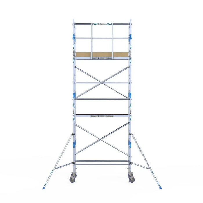 Rollgerüst Alumexx Light 75x190 6,2m Arbeitshöhe gegen Fassade - Gerüstexpress.de