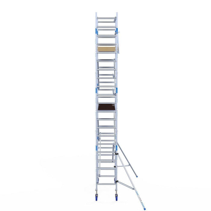 Rollgerüst Alumexx Light 75x190 7,2m Arbeitshöhe gegen Fassade - Gerüstexpress.de