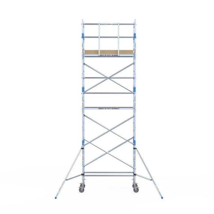 Rollgerüst Alumexx Light 75x190 7,2m Arbeitshöhe gegen Fassade - Gerüstexpress.de