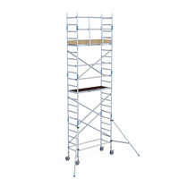 Rollgerüst Alumexx Light 75x190 7,2m Arbeitshöhe gegen Fassade