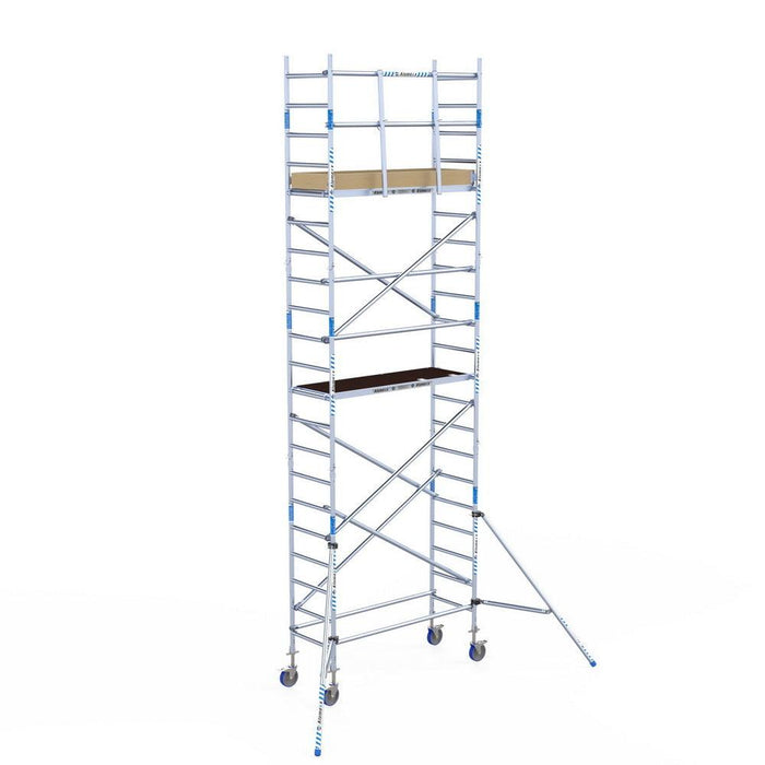 Rollgerüst Alumexx Light 75x190 7,2m Arbeitshöhe gegen Fassade - Gerüstexpress.de