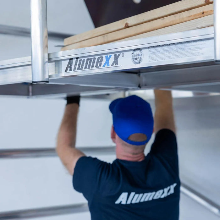 Rollgerüst Alumexx Light 90x190 10,2m Arbeitshöhe an der Fassade - Gerüstexpress.de
