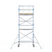 Rollgerüst Alumexx Light 90x190 6,2m Arbeitshöhe gegen Fassade - Gerüstexpress.de
