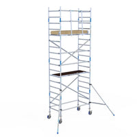 Rollgerüst Alumexx Light 90x190 6,2m Arbeitshöhe gegen Fassade