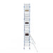 Rollgerüst Alumexx Light 90x190 8,2m Arbeitshöhe an der Fassade - Gerüstexpress.de