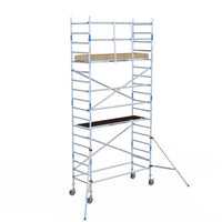 Rollgerüst Alumexx Light 90x250 6,2m Arbeitshöhe an der Fassade