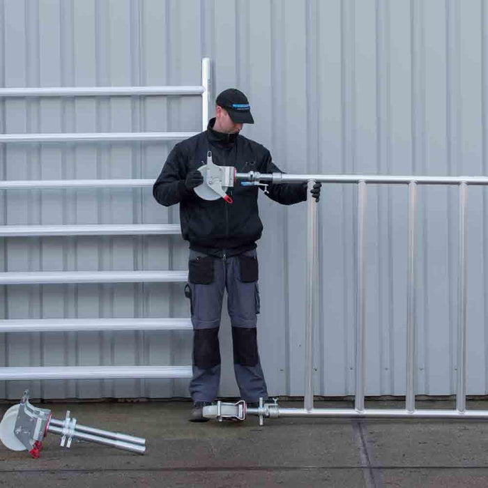 Rollgerüst Eurogerüst Original 135x250 5,2m Arbeitshöhe an der Fassade - Gerüstexpress.de