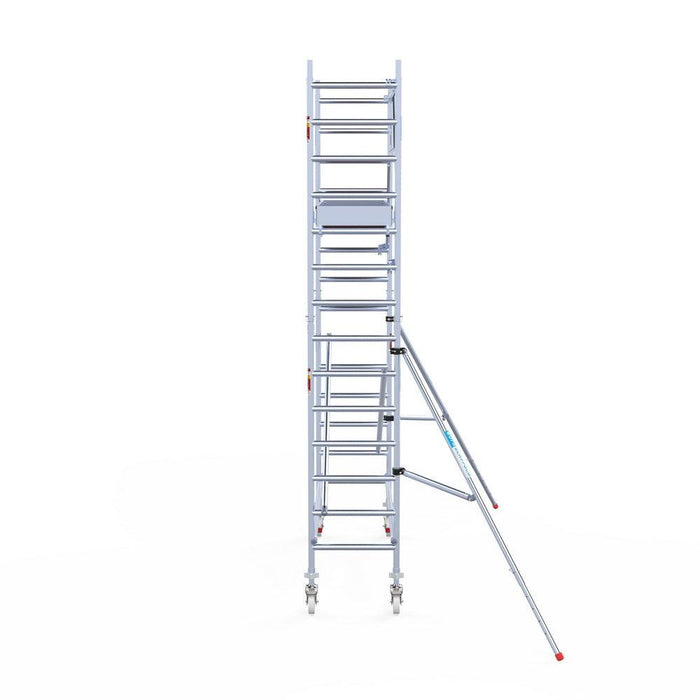 Rollgerüst Eurogerüst Original 75x250 5,2m Arbeitshöhe Carbonplattform gegen Fassade - Gerüstexpress.de