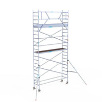 Rollgerüst Eurogerüst Original 75x305 7,2m Arbeitshöhe Carbonplattform gegen Fassade