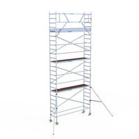 Rollgerüst Eurogerüst Original 75x305 8,2m Arbeitshöhe Carbonplattform gegen Fassade