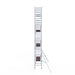Rollgerüst Eurogerüst Original 90x250 9,2m Arbeitshöhe Carbonplattform gegen Fassade - Gerüstexpress.de