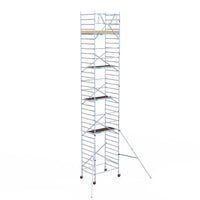 Rollgerüst Euroscaffold Basic 135x190 11,2m Arbeitshöhe an der Fassade