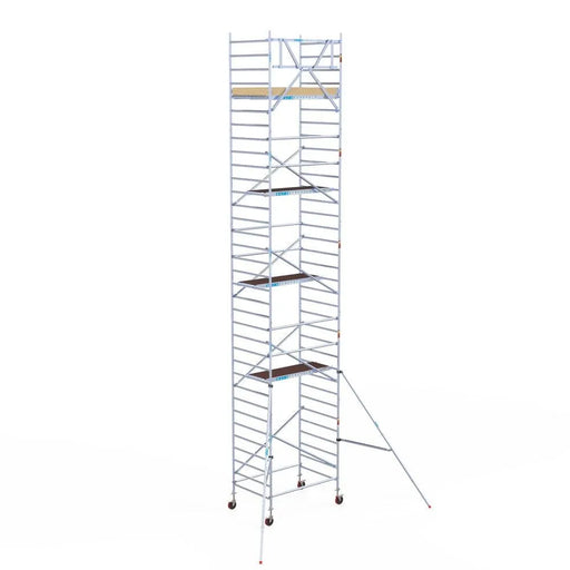 Rollgerüst Euroscaffold Basic 135x190 11,2m Arbeitshöhe Carbonplattform gegen Fassade - Gerüstexpress.de