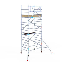 Rollgerüst Euroscaffold Basic 135x190 6,2m Arbeitshöhe an der Fassade