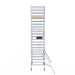 Rollgerüst Euroscaffold Basic 135x190 7,2m Arbeitshöhe an der Fassade - Gerüstexpress.de