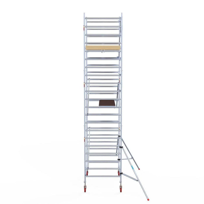 Rollgerüst Euroscaffold Basic 135x190 7,2m Arbeitshöhe Carbonplattform gegen Fassade - Gerüstexpress.de
